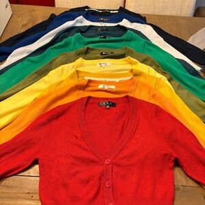 Lot of 10 Large Yemak sweaters